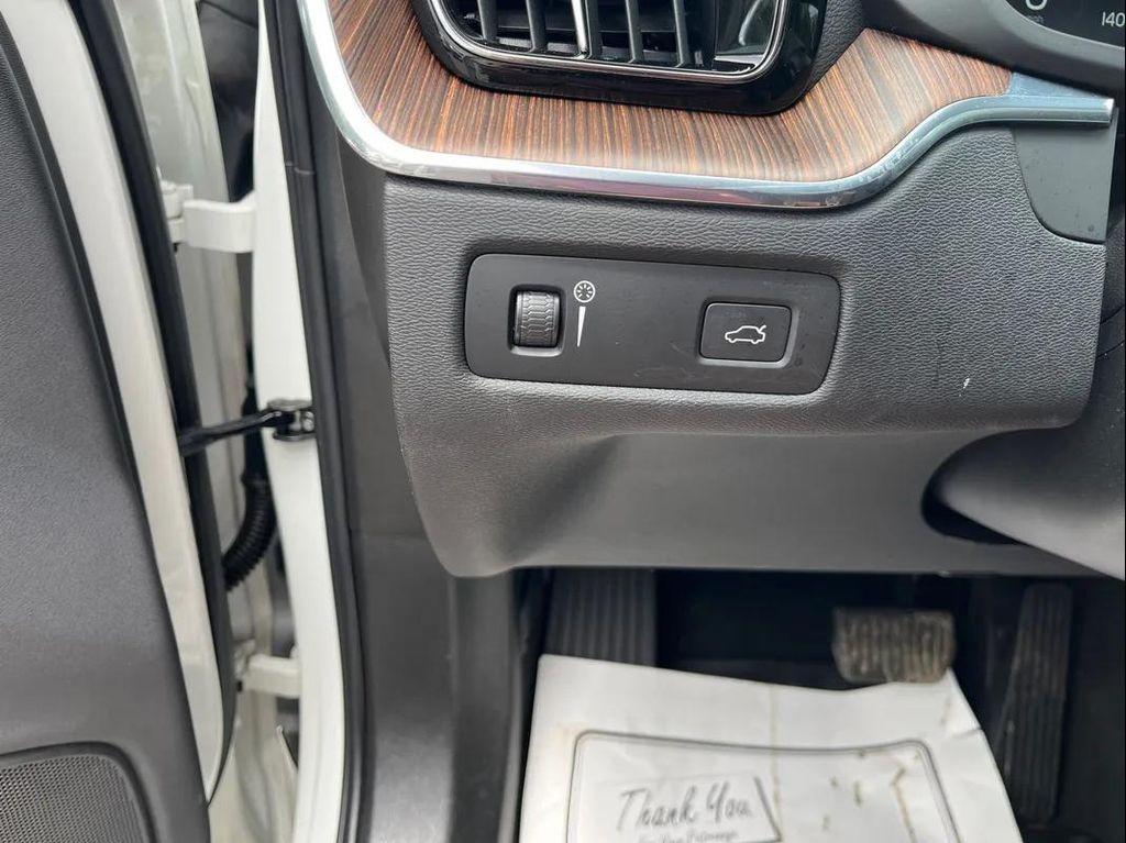 used 2021 Volvo XC60 car, priced at $21,999