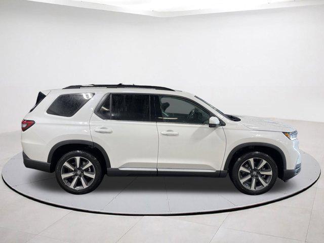 new 2025 Honda Pilot car, priced at $48,178