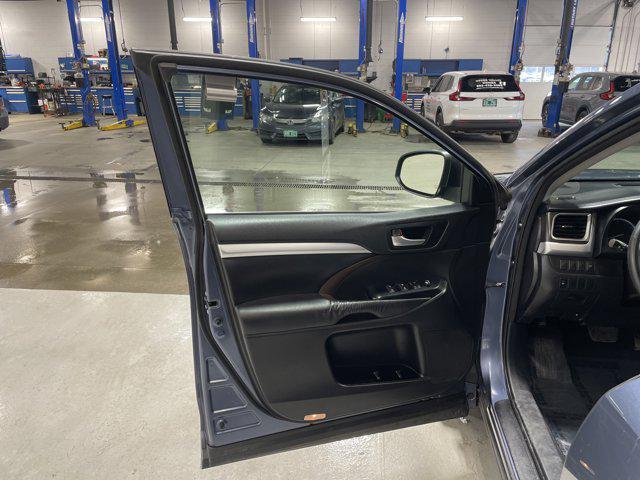 used 2016 Toyota Highlander car, priced at $19,728