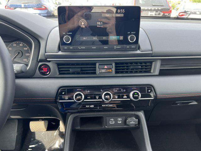 new 2025 Honda Pilot car, priced at $40,930