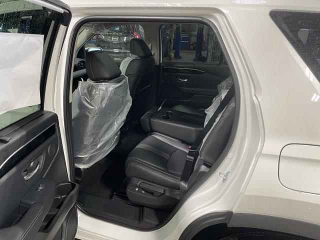 new 2025 Honda Pilot car, priced at $48,178