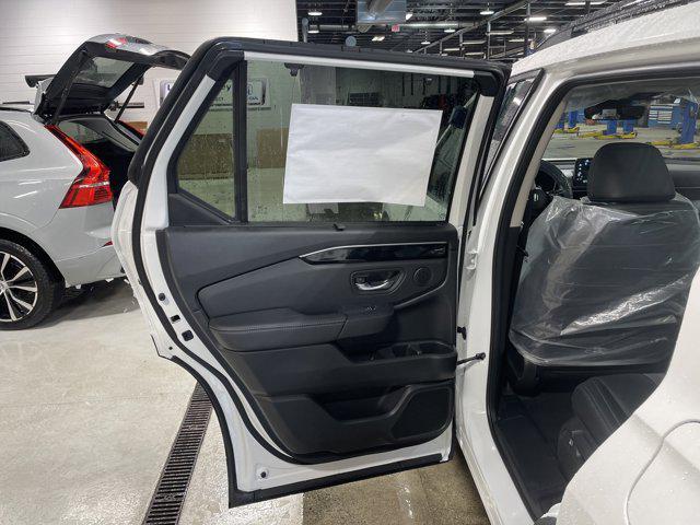 new 2025 Honda Pilot car, priced at $48,178