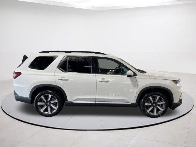 new 2025 Honda Pilot car, priced at $48,178