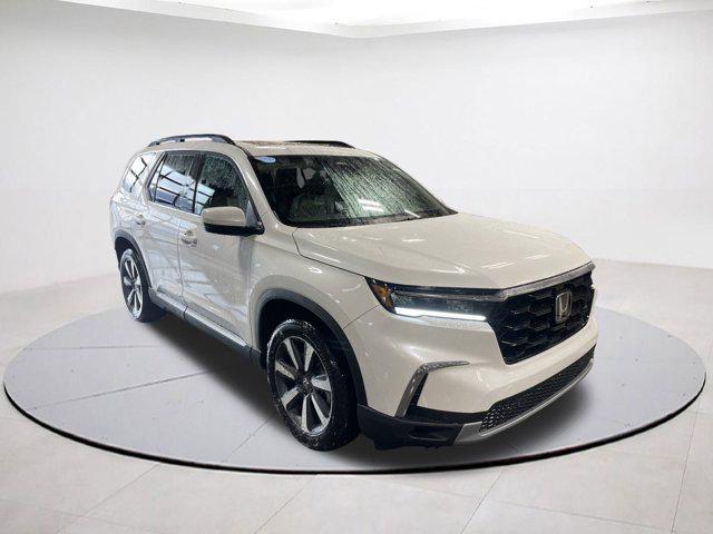 new 2025 Honda Pilot car, priced at $48,178