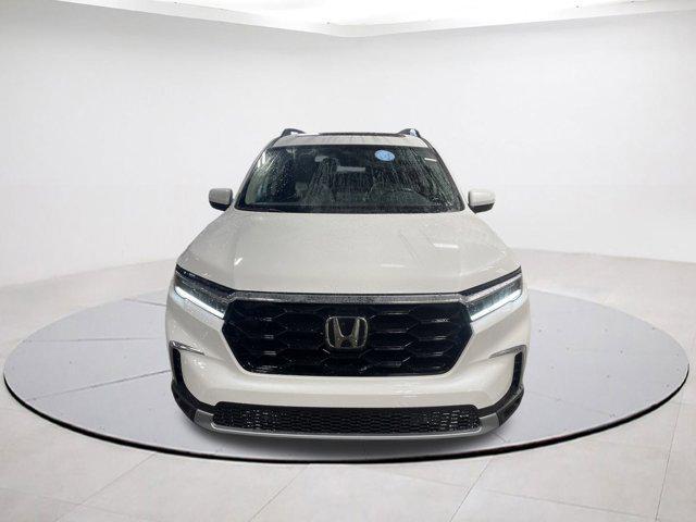 new 2025 Honda Pilot car, priced at $48,178