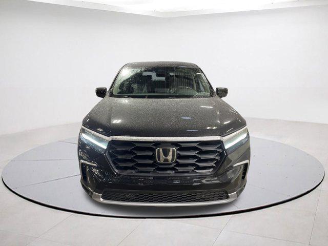 new 2025 Honda Pilot car, priced at $44,014