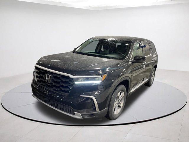 new 2025 Honda Pilot car, priced at $44,014