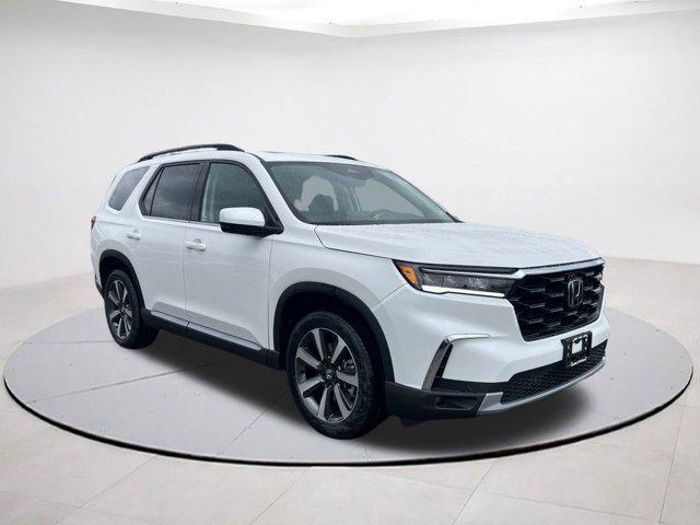 new 2025 Honda Pilot car, priced at $52,545