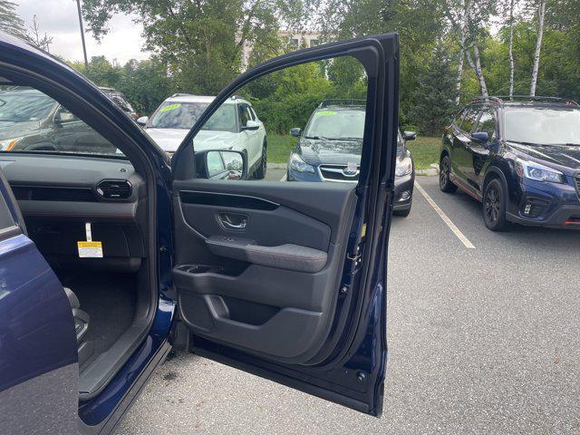 new 2025 Honda Pilot car, priced at $40,888