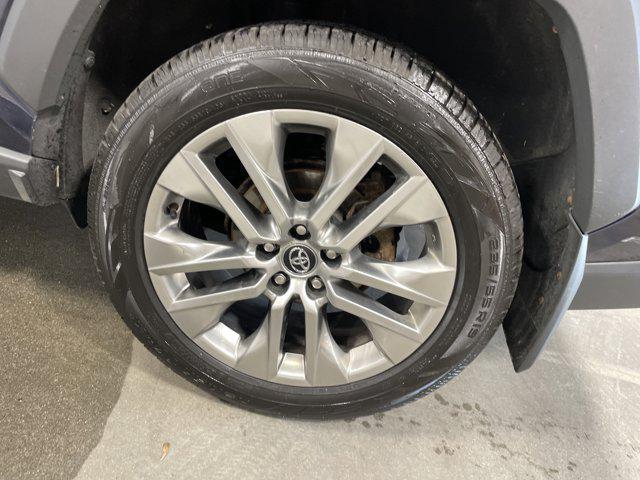 used 2020 Toyota RAV4 car, priced at $25,566