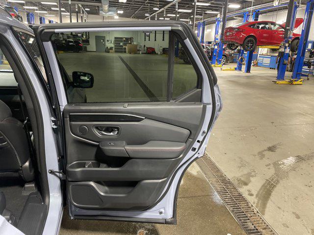 new 2025 Honda Pilot car, priced at $52,832