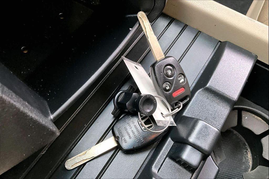 used 2013 Honda Pilot car, priced at $7,999