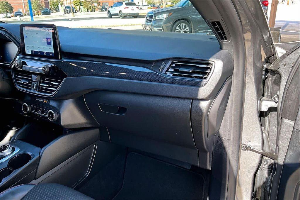 used 2025 Ford Escape car, priced at $22,899