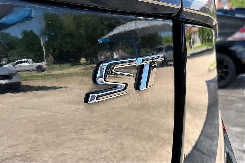 used 2021 Buick Envision car, priced at $21,999