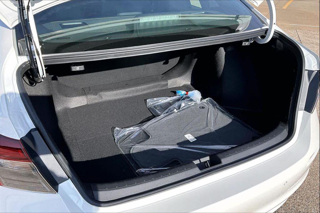 new 2026 Honda Civic Hybrid car, priced at $33,945