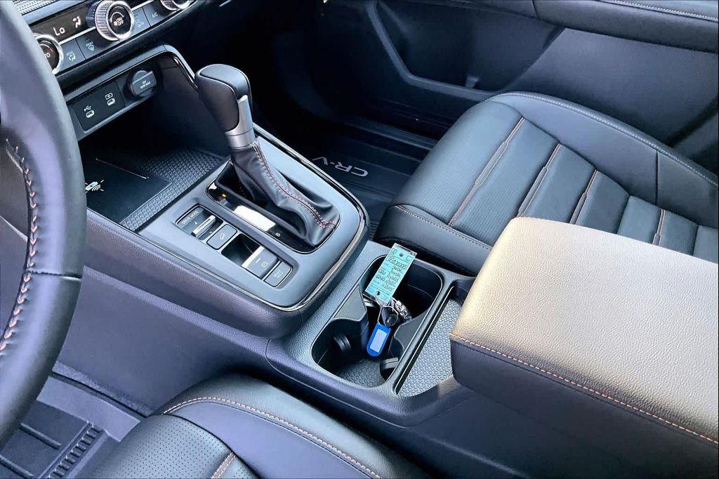 new 2026 Honda CR-V Hybrid car, priced at $39,079
