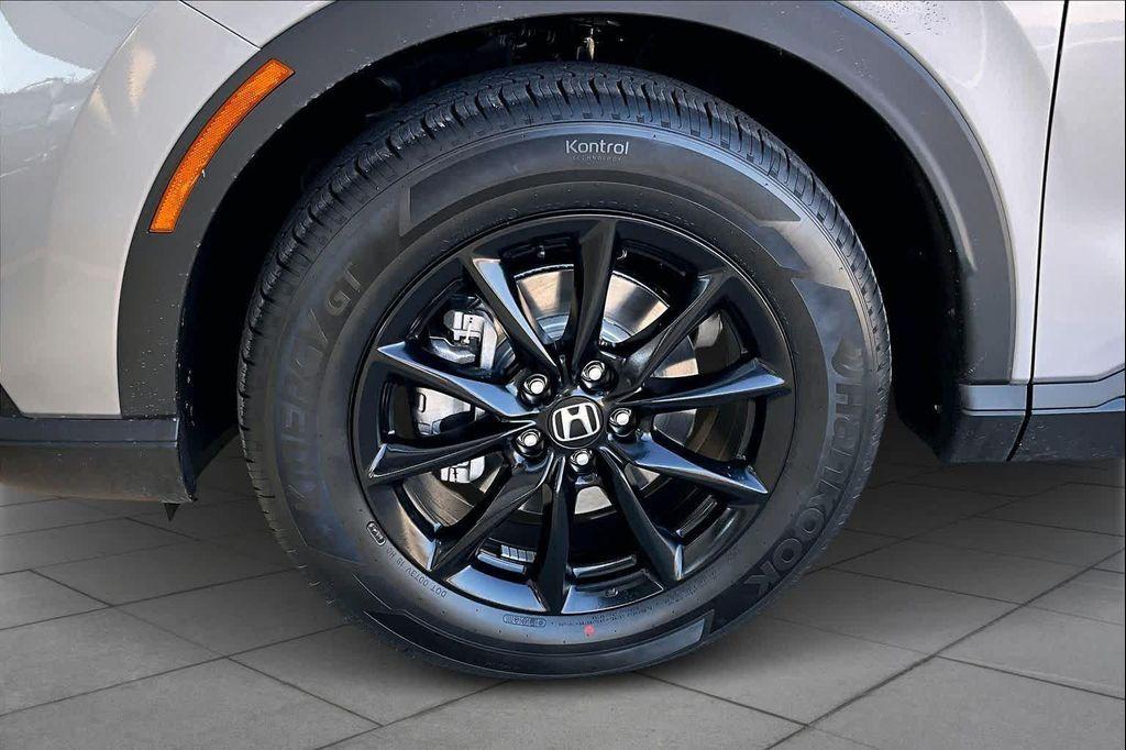 new 2026 Honda CR-V Hybrid car, priced at $39,079