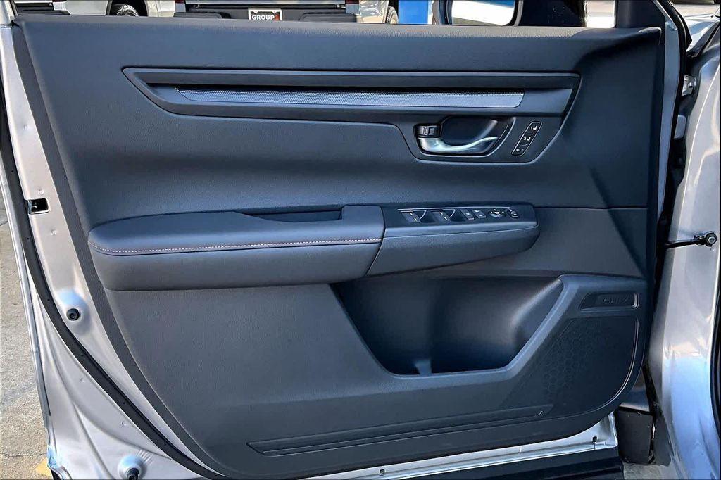 new 2026 Honda CR-V Hybrid car, priced at $39,079