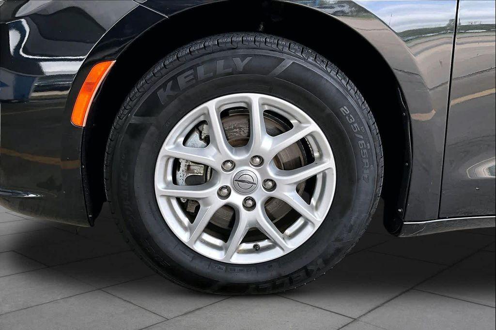 used 2022 Chrysler Pacifica car, priced at $21,399