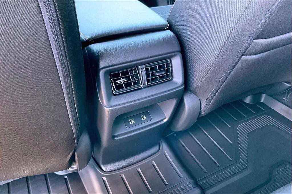 new 2026 Honda CR-V Hybrid car, priced at $40,250