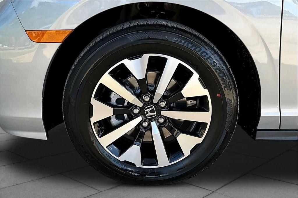 new 2026 Honda Odyssey car, priced at $43,150