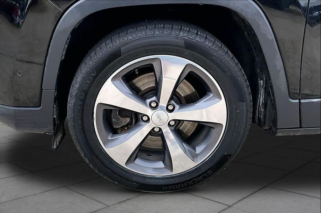 used 2020 Jeep Cherokee car, priced at $15,698