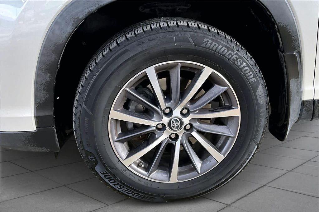 used 2019 Toyota Highlander car, priced at $22,399