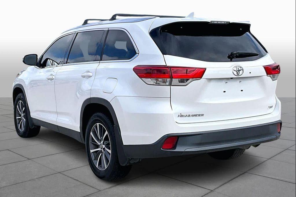 used 2019 Toyota Highlander car, priced at $22,399
