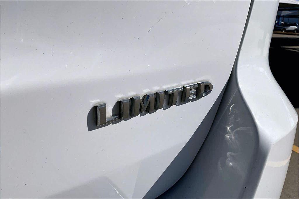 used 2018 Jeep Grand Cherokee car, priced at $15,699