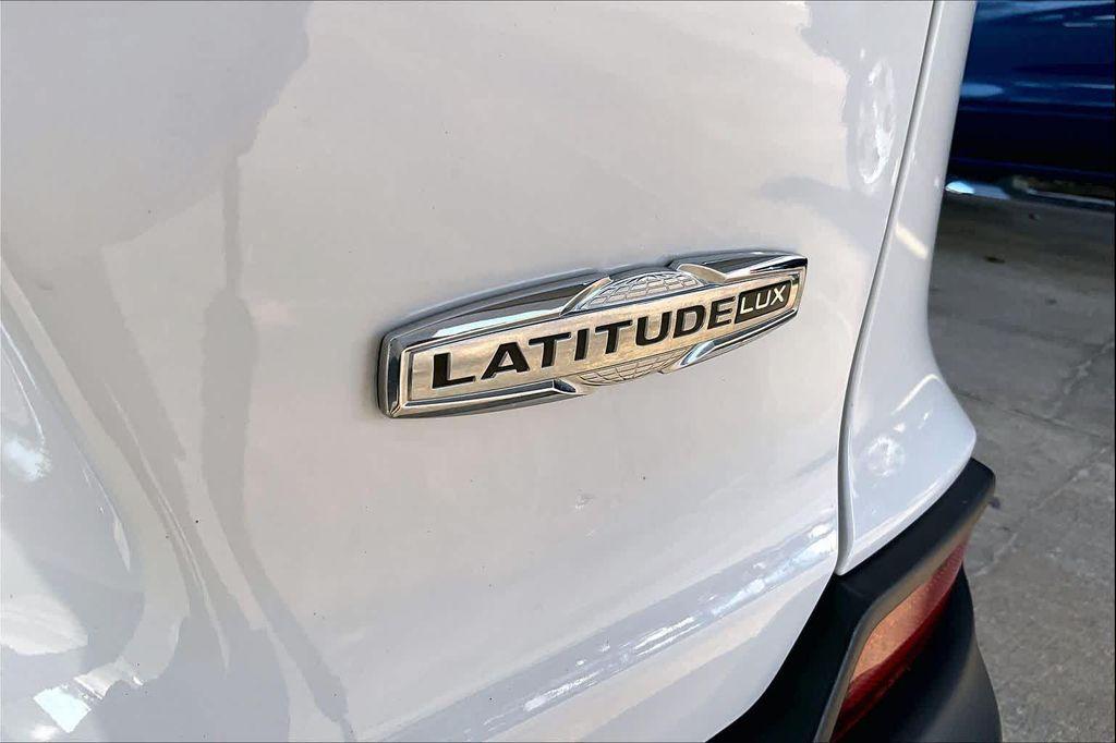 used 2022 Jeep Cherokee car, priced at $17,299