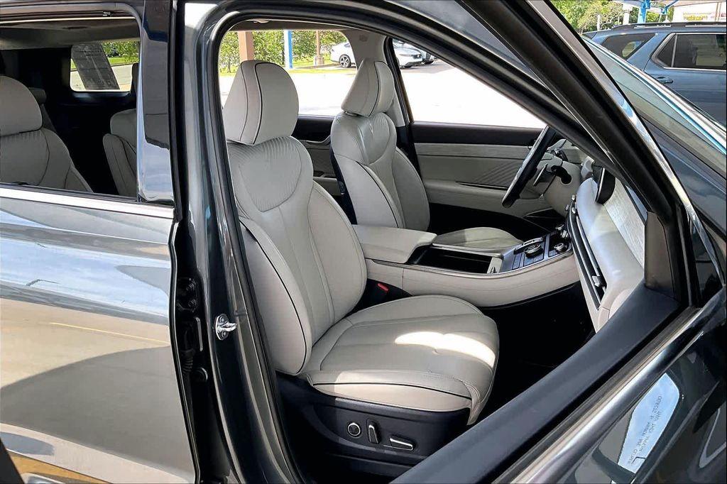 used 2025 Hyundai Palisade car, priced at $45,999
