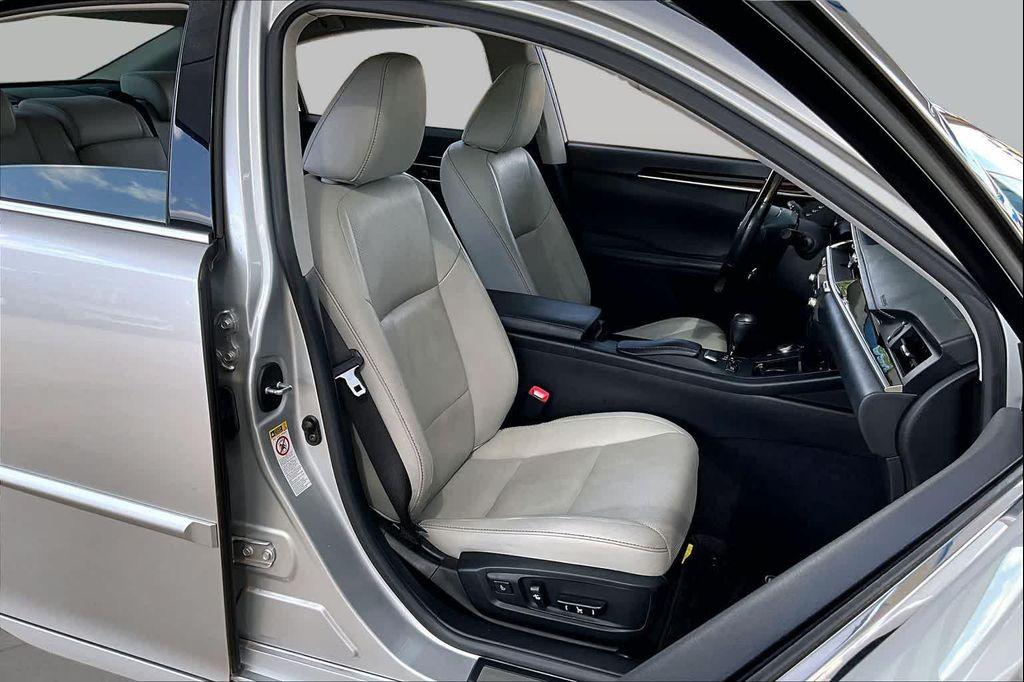 used 2013 Lexus ES 350 car, priced at $13,999