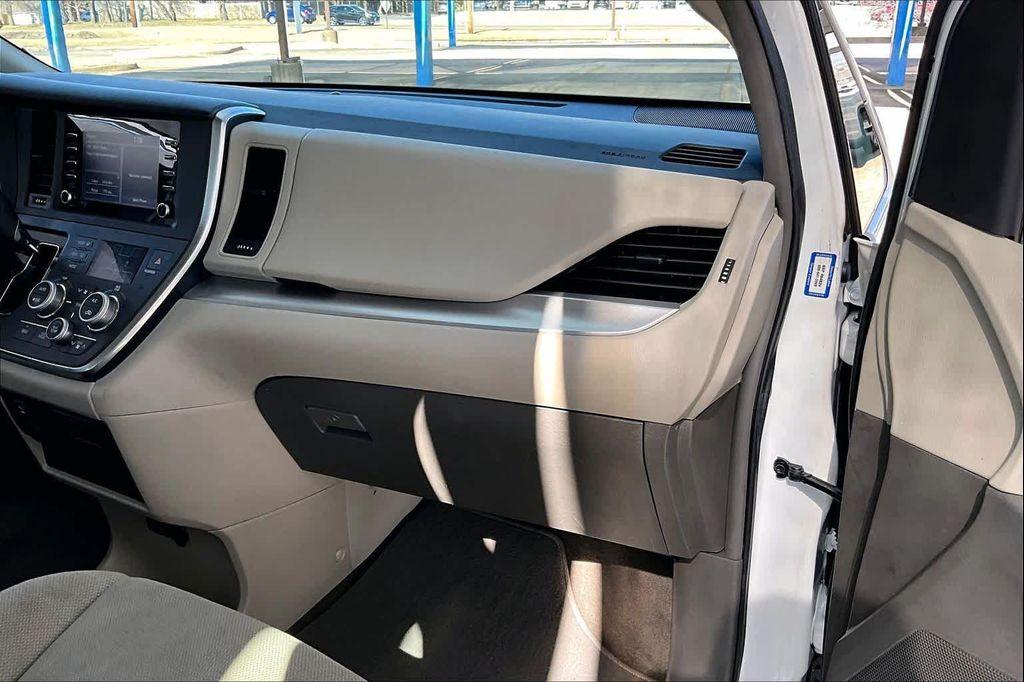 used 2018 Toyota Sienna car, priced at $17,999