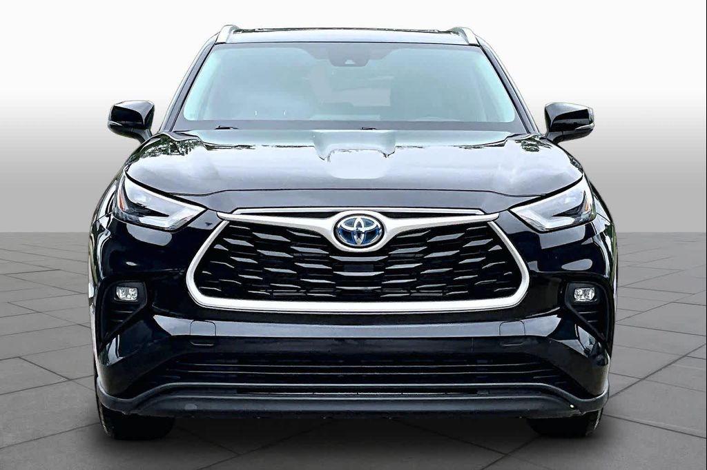 used 2023 Toyota Highlander Hybrid car, priced at $37,999