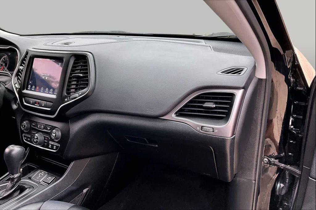used 2022 Jeep Cherokee car, priced at $20,999