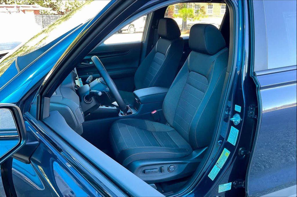 new 2026 Honda CR-V Hybrid car, priced at $37,784