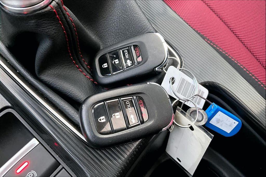 used 2025 Honda Civic Si car, priced at $31,999