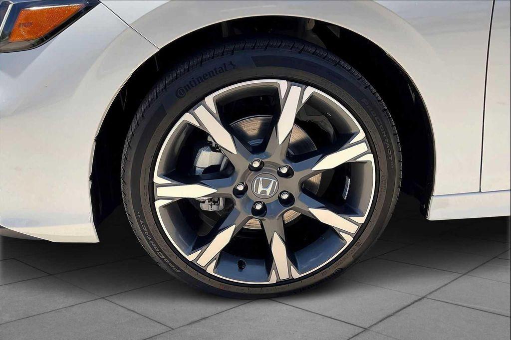 new 2026 Honda Civic Hybrid car, priced at $33,945