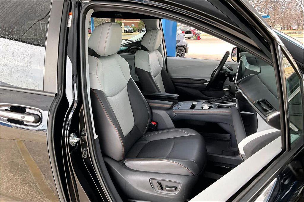 used 2023 Toyota Sienna car, priced at $38,999