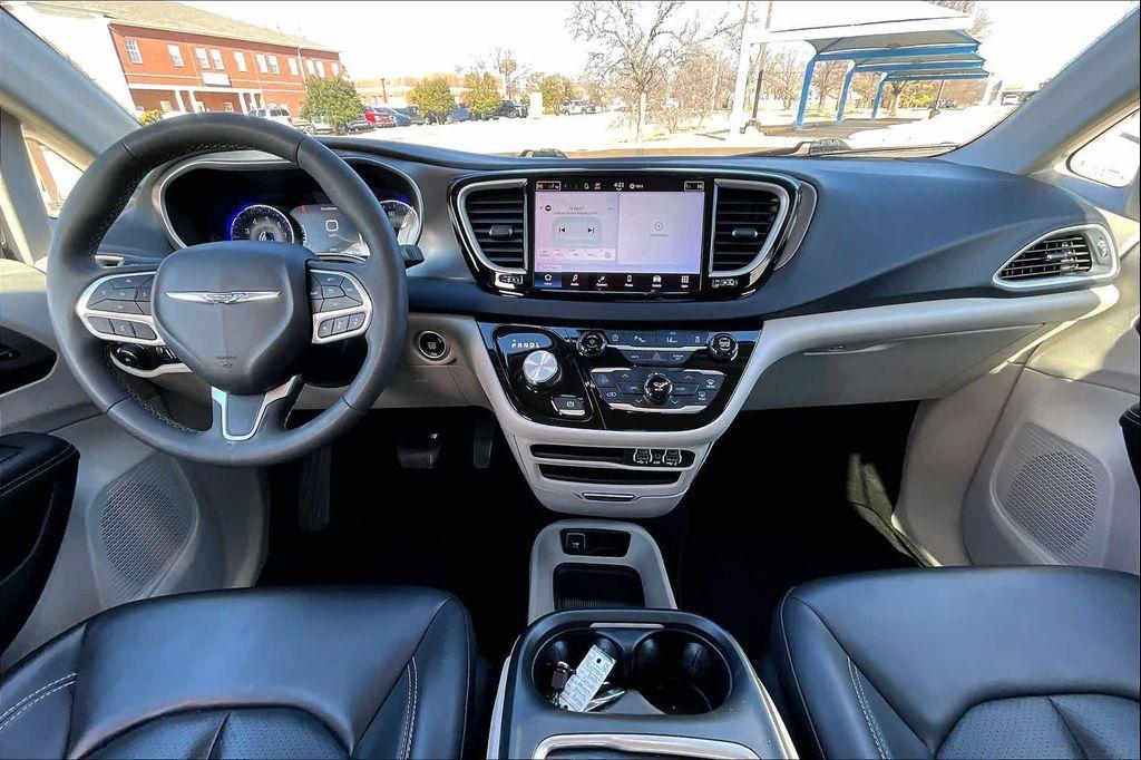 used 2023 Chrysler Pacifica car, priced at $27,899
