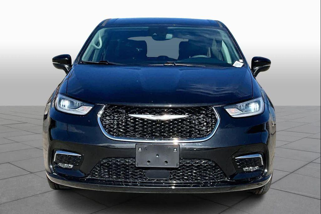 used 2023 Chrysler Pacifica car, priced at $27,899