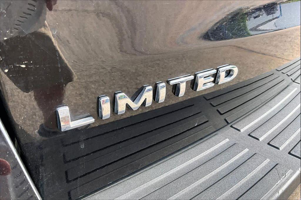 used 2024 Ford Expedition car, priced at $39,699