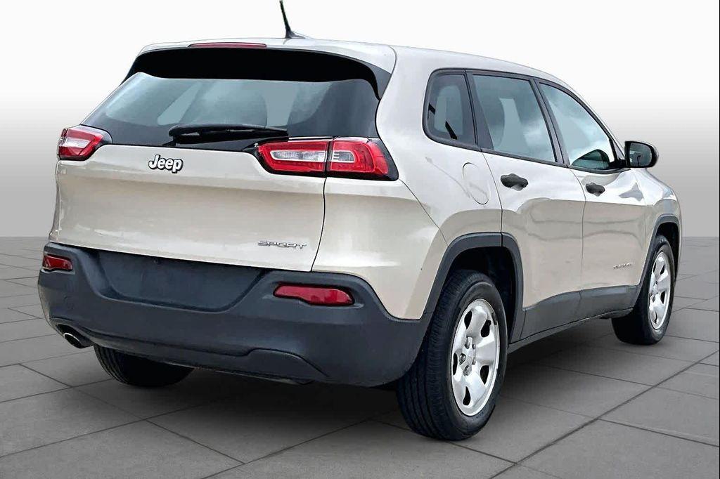 used 2015 Jeep Cherokee car, priced at $9,699