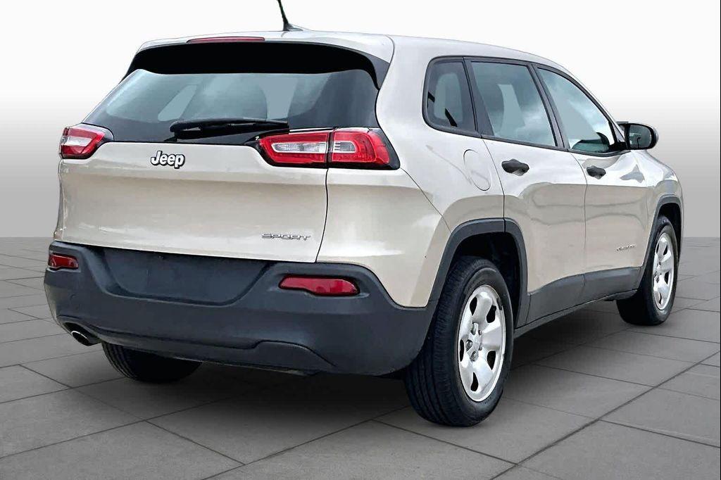 used 2015 Jeep Cherokee car, priced at $10,098