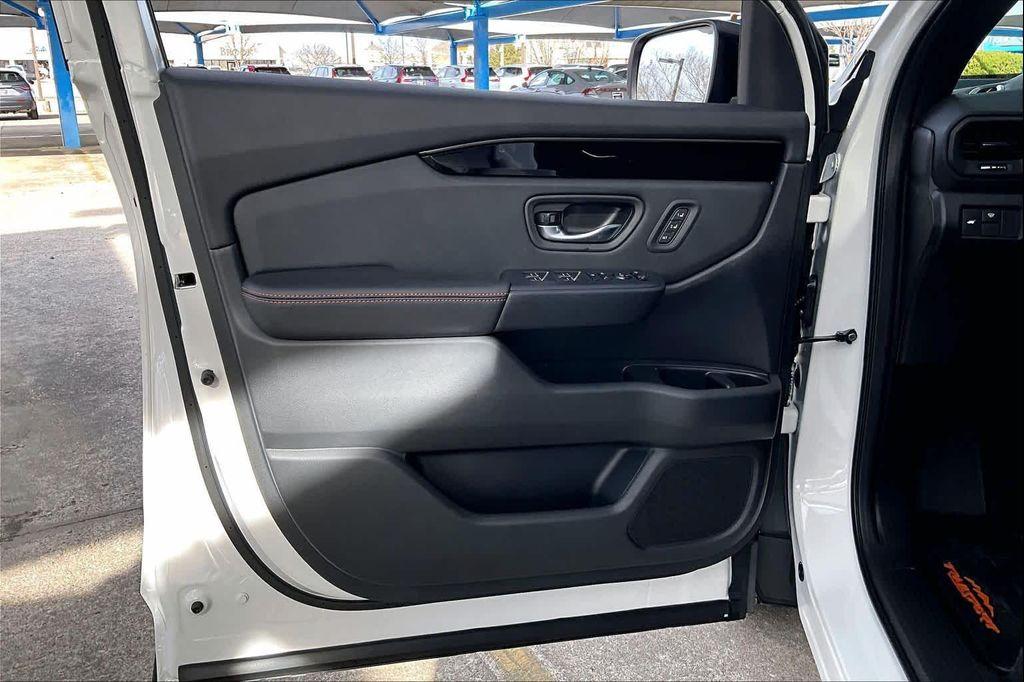 new 2026 Honda Pilot car, priced at $52,345