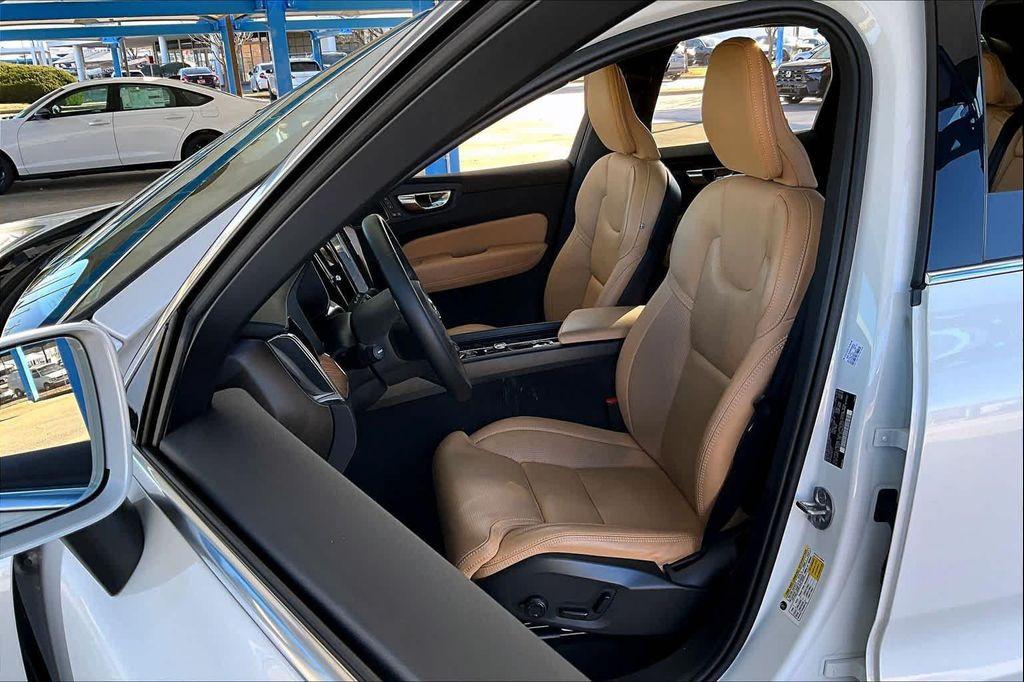 used 2023 Volvo XC60 car, priced at $34,700