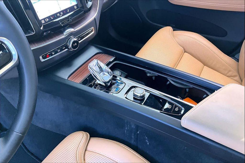 used 2023 Volvo XC60 car, priced at $34,700