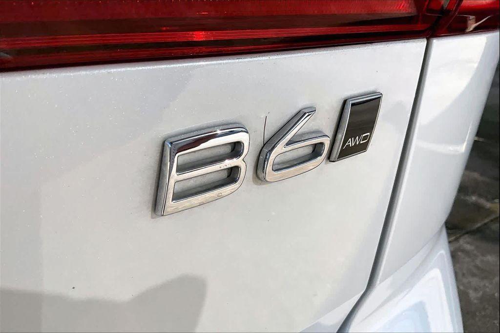used 2023 Volvo XC60 car, priced at $34,700