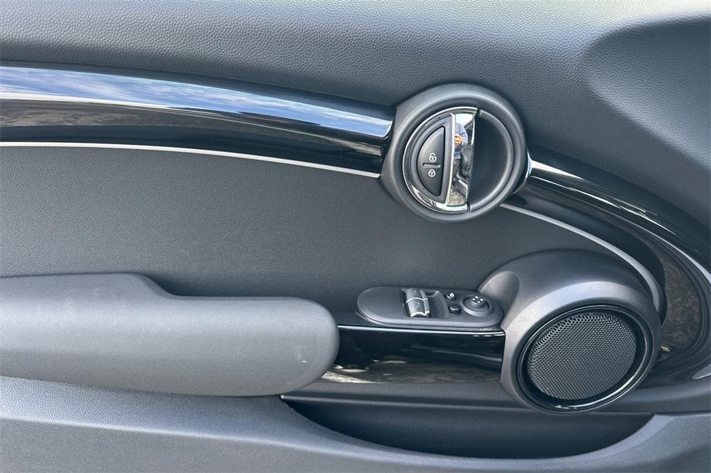 used 2023 MINI Hardtop car, priced at $23,988