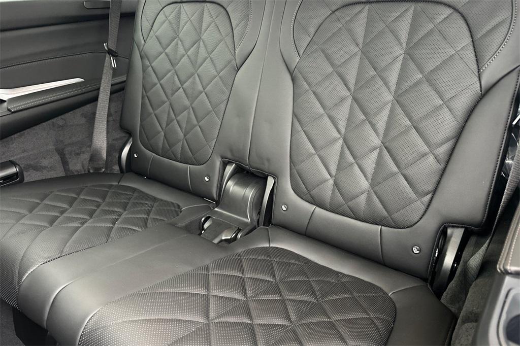 new 2026 BMW X7 car, priced at $98,865
